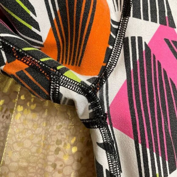 Fabletics Tribal Neon Geo Print Define Mid Rose Crop Legging, M - Picture 5 of 8